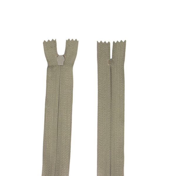 Cerniere Zip in Nylon Colorate e Resistenti | Tomaselli Merceria Cerniere Zip in Nylon Colorate e Resistenti | Tomaselli Merceria